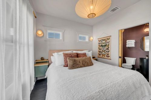 1208 32 St, Galveston TX 77550-6823 exterior