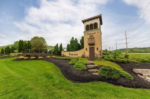 2213 Rolling Hills Dr, Covington, KY 41017-5132