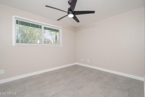 5621 Zoe Ella Way, Glendale AZ 85306-2823 exterior