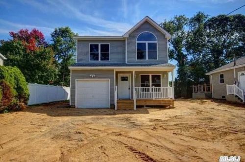 201 2nd Ave, North Lindenhurst, NY 11757-5667