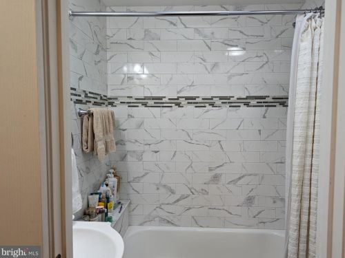 811 Shaw Ave, Lansdale PA  19446-2335 exterior