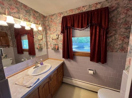 7 Hawthorne Rd, Coventry RI 02816-7630 exterior