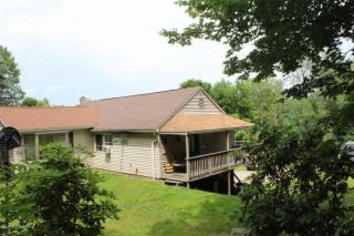 30 Gillow Ln, Prompton, PA 18456-6016