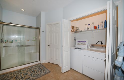 4 Chadwick Ct, Mashpee MA exterior