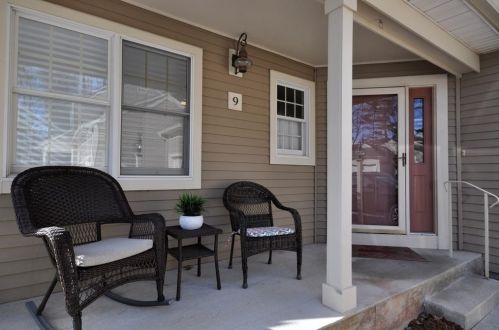 9 Arbella Rd, Bedford, MA 01730-1094