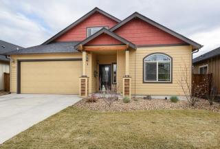 3167 Yellow Ribbon Dr, Bend OR  97701-7522 exterior