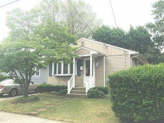 197 Crescent Ave, Cranston, RI 02910-2426