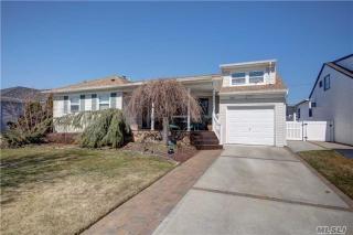 534 Hawthorne St, East Massapequa, NY 11758-2755