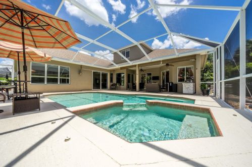5532 Reflections Blvd, Lutz FL  33558-9048 exterior