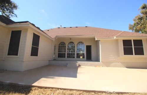 210 Cassidy Dr, Georgetown TX  78628-7143 exterior
