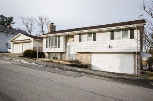 106 Spring St, Bentleyville, PA 15314-1223