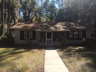 1005 16th Ave, Gainesville FL  32601-2511 exterior