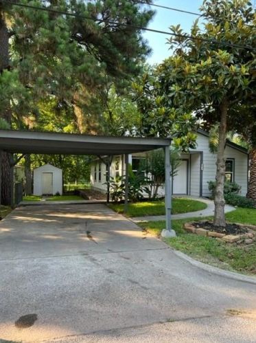 710 Avenue J Pl, Conroe TX  77301-3876 exterior