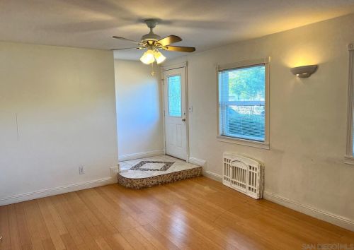 947 Greenfield Dr, El Cajon, CA 92021-3298