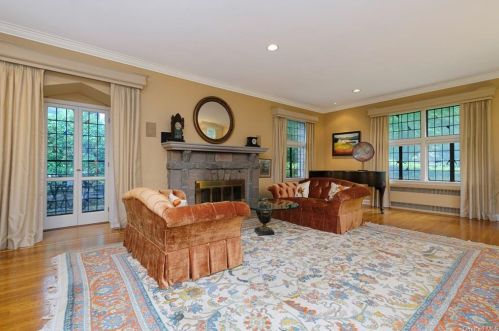 99 Verdun Ave, New Rochelle, NY 10804-2216