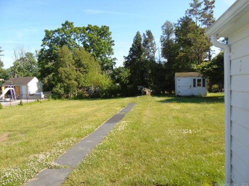 54 Potter Rd, North Haven, CT 06473-3316
