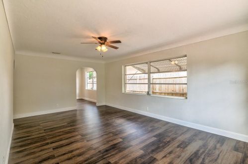 3210 11th Ave, Saint Petersburg FL  33713-5404 exterior