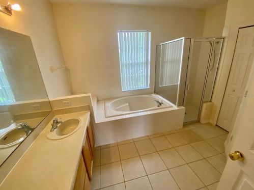 3402 Great Pond Dr, Kissimmee FL  34746-2818 exterior