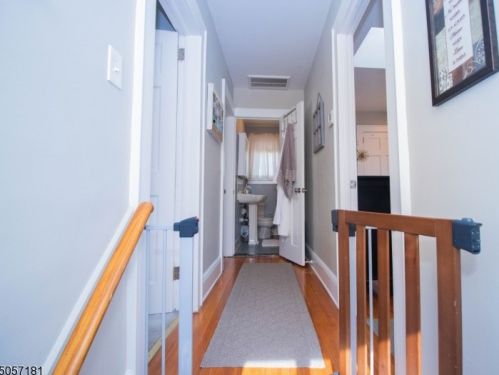 2 Montclair Ave, Nutley NJ  07110-1124 exterior