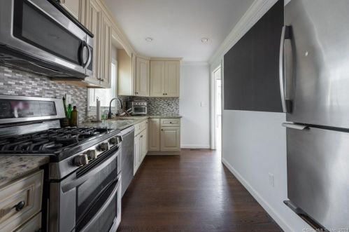 20 Myron Ave, Bridgeport CT  06606-4920 exterior