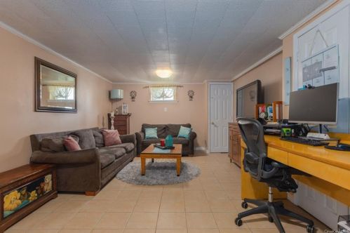 139 Hilburn Rd, Scarsdale NY  10583-6117 exterior