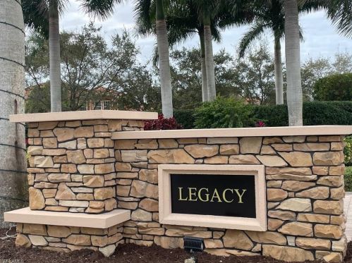 6438 Legacy Cir, Naples FL  34113-7975 exterior