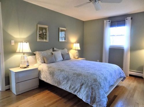 282 Hayden Sta Rd, Windsor CT 06095-1407 exterior