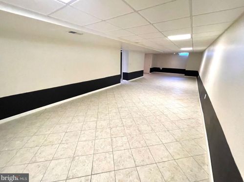 32 Pin Oak Dr, Dover DE  19904-2373 exterior