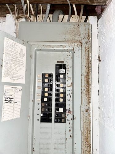 255 Blackhawk Rd, Beaver Falls PA  15010-1465 exterior