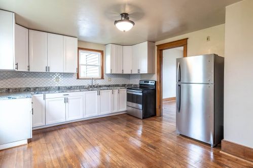 527 Elizabeth St, Mishicot WI  54228-6008 exterior