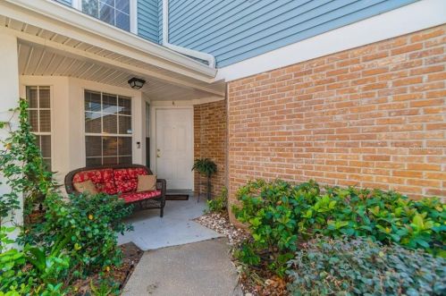 2211 Coach House Blvd, Orlando, FL 32812-5254