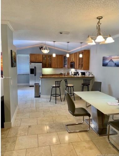 18451 22nd St, Hollywood FL  33029-3811 exterior