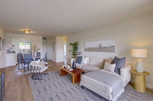 1874 Forestdale Dr, Encinitas CA  92024-4214 exterior