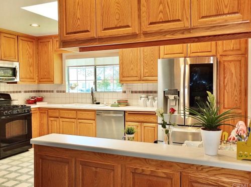 2888 Charlemagne Ave, Long Beach CA 90808-3401 exterior