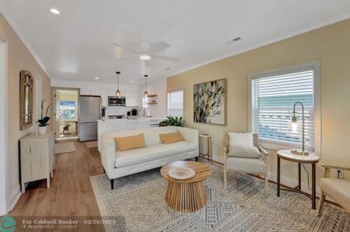 228 8th Ave, Delray Beach FL  33483-5523 exterior