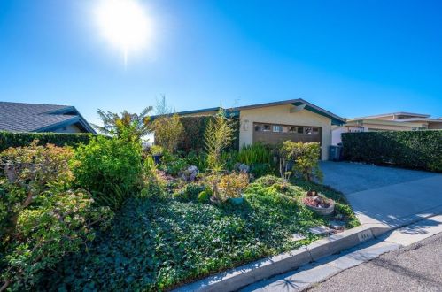 851 Delano St, Pismo Beach, CA 93449-2405
