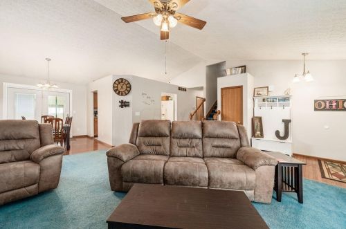 704 Osborn Dr, Pataskala OH  43062-7444 exterior