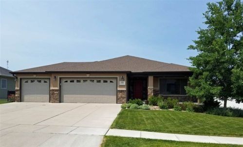 2411 35th St, Kearney, NE 68845-2706