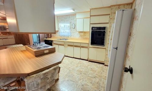 1214 Paurotis Dr, Sebastian FL  32976-7053 exterior