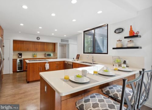 4690 Province Line Rd, Princeton NJ 08540-4303 exterior