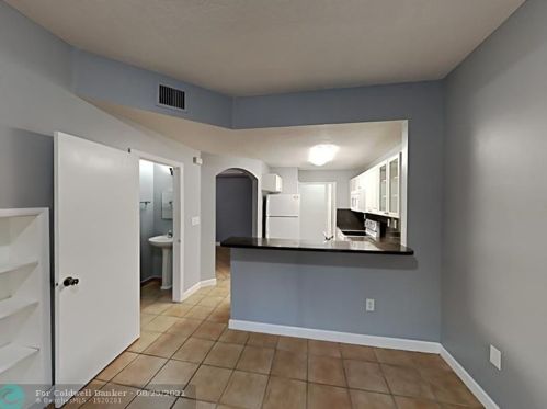 713 107th Ave, Hollywood FL  33025-6921 exterior