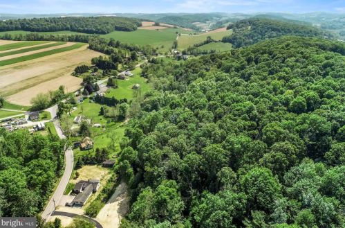 786 Arbor Dr, Red Lion PA  17356-8611 exterior