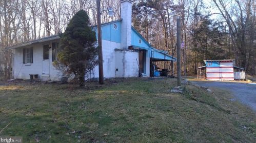 321 Club Rd, Schubert, PA 19507-9682