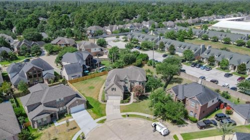 16423 Lakewood Field Dr, Tomball, TX 77377-8789