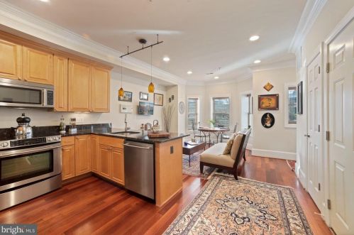 315 12th St, Washington, DC 20002-6353