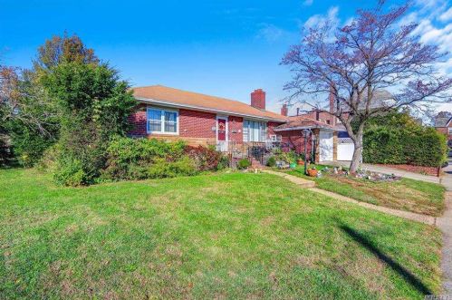 23815 95th Ave, Floral Park, NY 11001-3834
