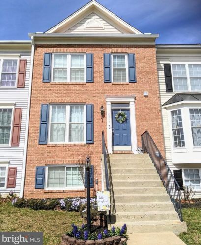 8806 Howland Pl, Bristow VA  20136-5708 exterior