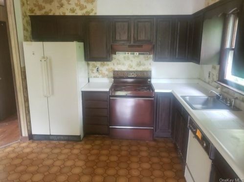 24 Nicholson Rd, Whaley Lake NY  12531-5125 exterior