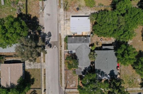 1347 9 Ave, Saint Petersburg FL  33705-1220 exterior