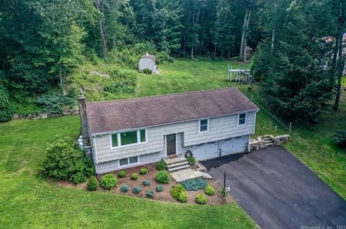 12 Jeremiah Rd, Sandy Hook, CT 06482-1465